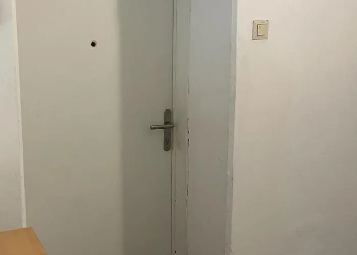 Billige Bescheidene Kleinwohnung In Leoben